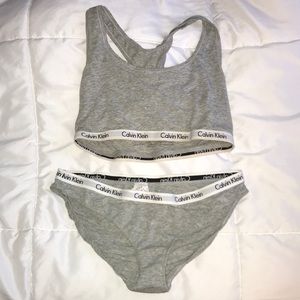 Calvin Klein size M matching bra and panty set